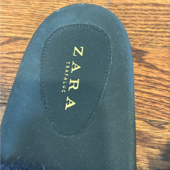 BRAND NEW Zara women’s size 10 blue faux fur slides with black embellishments - Picture 3 of 5